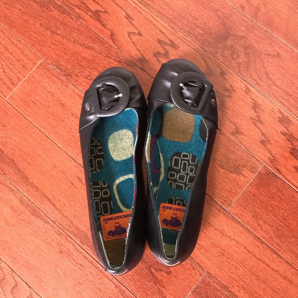 Size 7 comfy flats